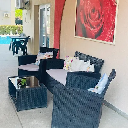 Rose Garden 10 *