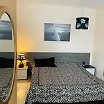 Apartment Rose Garden 10 *