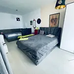 Apartment Rose Garden 10 *
