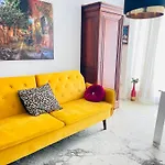 Rose Garden 10 Apartment *