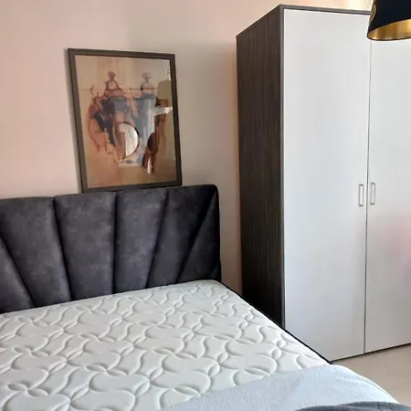 Rose Garden Apartment 10 * ساني بيتش