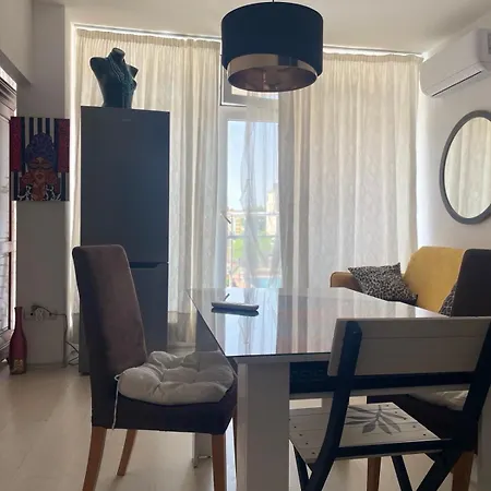 Rose Garden Apartment 10 * ساني بيتش