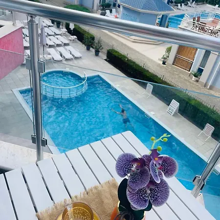 Apartman Rose Garden 10 Napospart