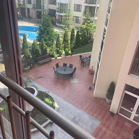 شقة Rose Garden Apartment 10 *