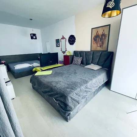شقة Rose Garden Apartment 10 *