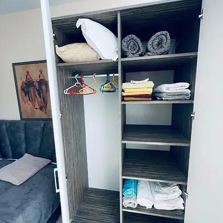 Rose Garden Apartment 10 ساني بيتش